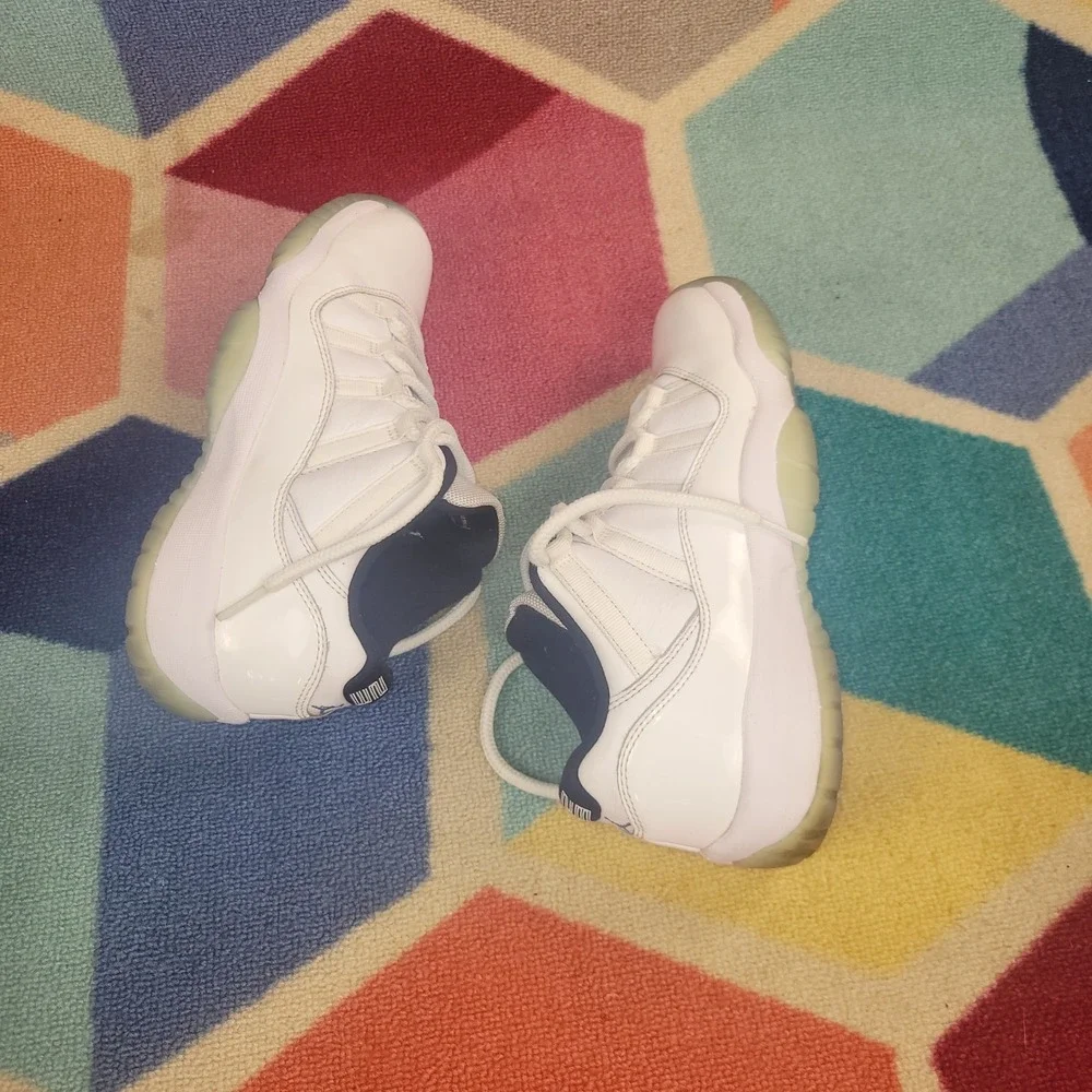 Jordan 11 Retro Low Legend Blue White University Blue‎ Size 7y